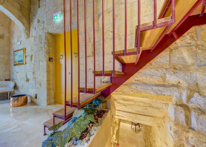 Gasthof Ta Karmenu - An 800 Year Old Modernized Gem, Walking Distance To Mdina