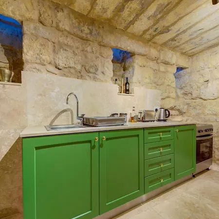 Ta' Karmenu - An 800 Year Old Modernized Gem, Walking Distance To Mdina Pensión Rabat